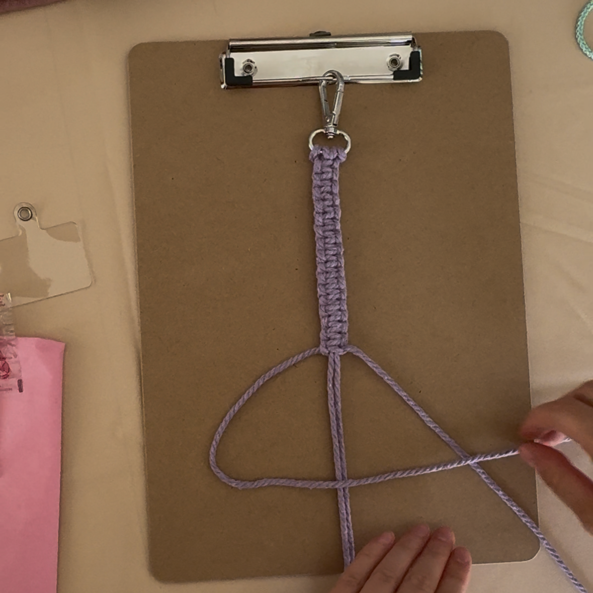 Box de juillet - Macramé lanière téléphone